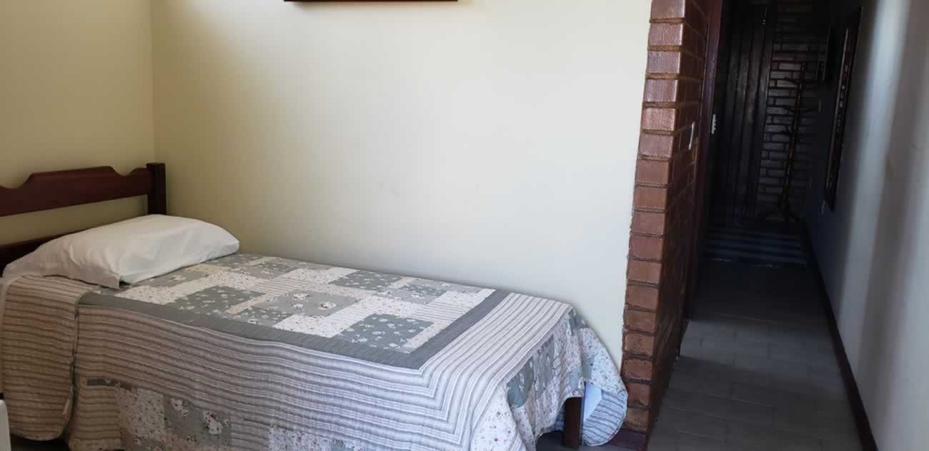 Quarto com cama de casal