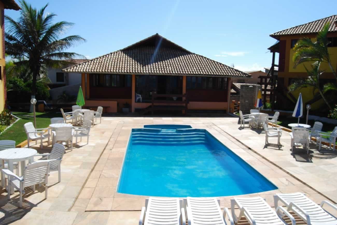 Piscina e área externa da Pousada Portal da Barra